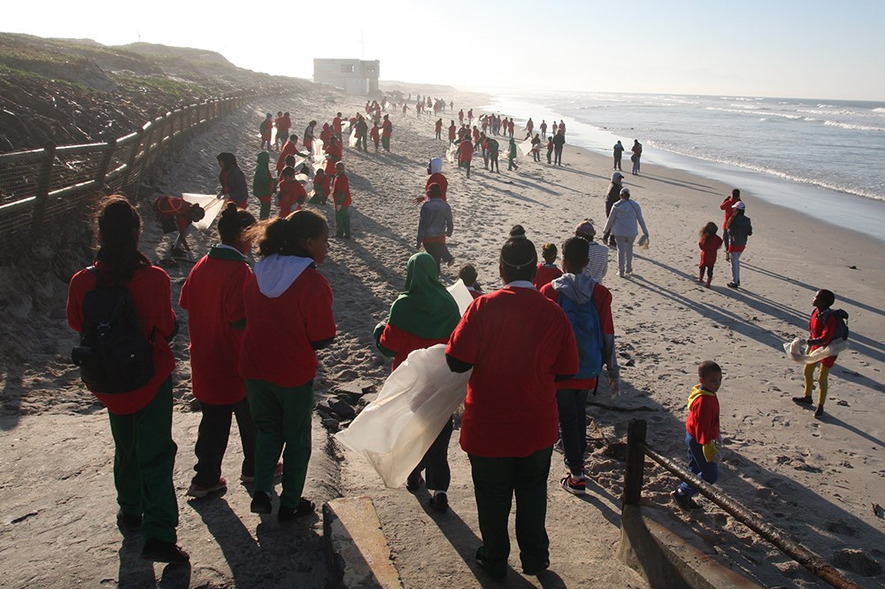 Leaving nothing but footprints – Mitchells Plain learners clear Strandfontein beach