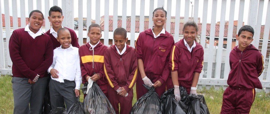 Peninsula Beverages kicks off school recycling competition 