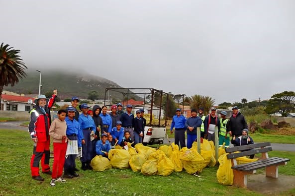 60 Minutes, 700kg of Trash: CCPB and MCC Join Forces for Cleaner Shores