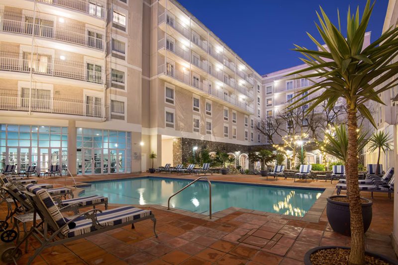 Commodore Hotel
