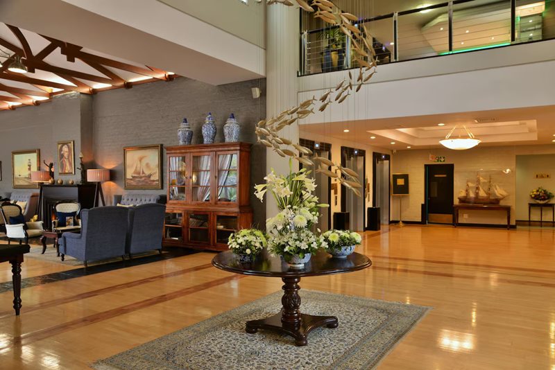 Commodore Hotel