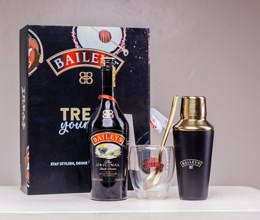 Baileys Irish Cream with chocolate treats gift pack