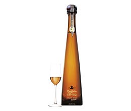 Don Julio 1942 with flute glass gift set